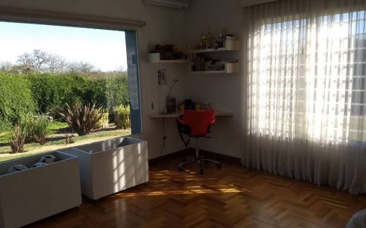 Villa Allende Golf – Excelente propiedad con gran parque