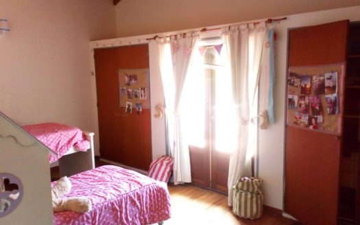 Villa Allende Golf. Gran casa con hermoso parque y pileta