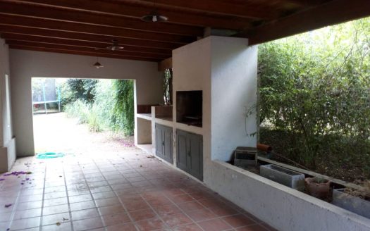 Villa Allende Golf. Gran casa con hermoso parque y pileta