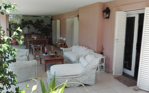 Villa Allende Golf. Hermosa casa con gran parque