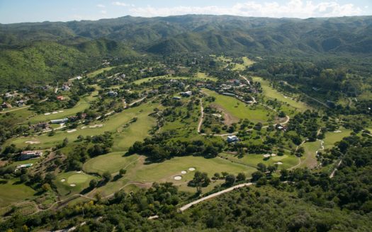 Potrerillo de Larreta. Terreno sobre el golf